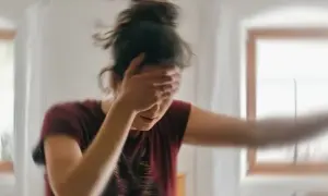 Czy przy depresji są zawroty głowy? Sprawdź, co może zaskakiwać
