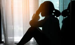 Czy przy depresji się chudnie? Zaskakujące skutki dla wagi i apetytu