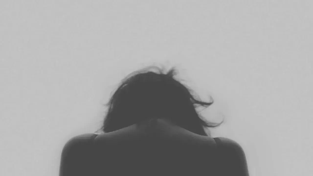 Gdzie zgłosić znęcanie psychiczne nad dzieckiem? Ważne informacje