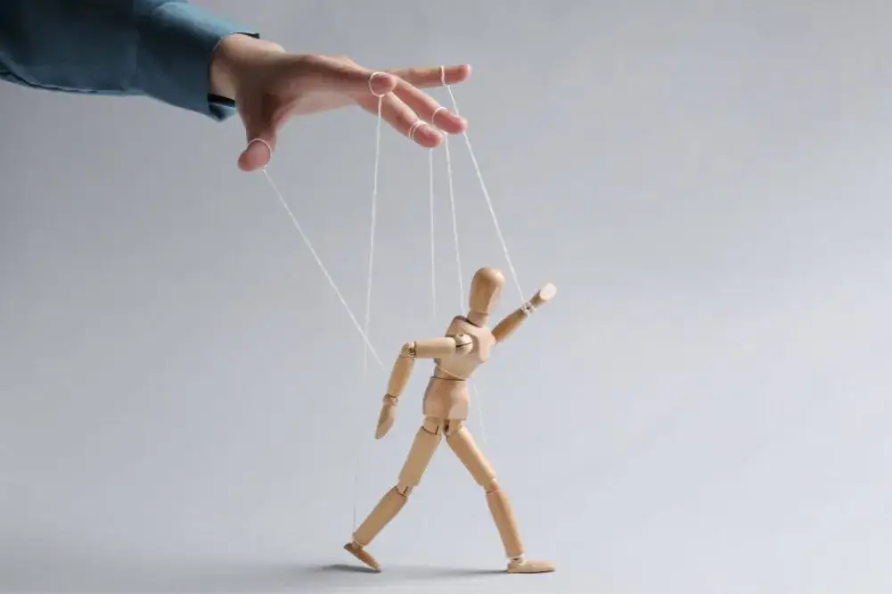 Zdjęcie Jak postępować z osobowością dyssocjalną, aby uniknąć manipulacji